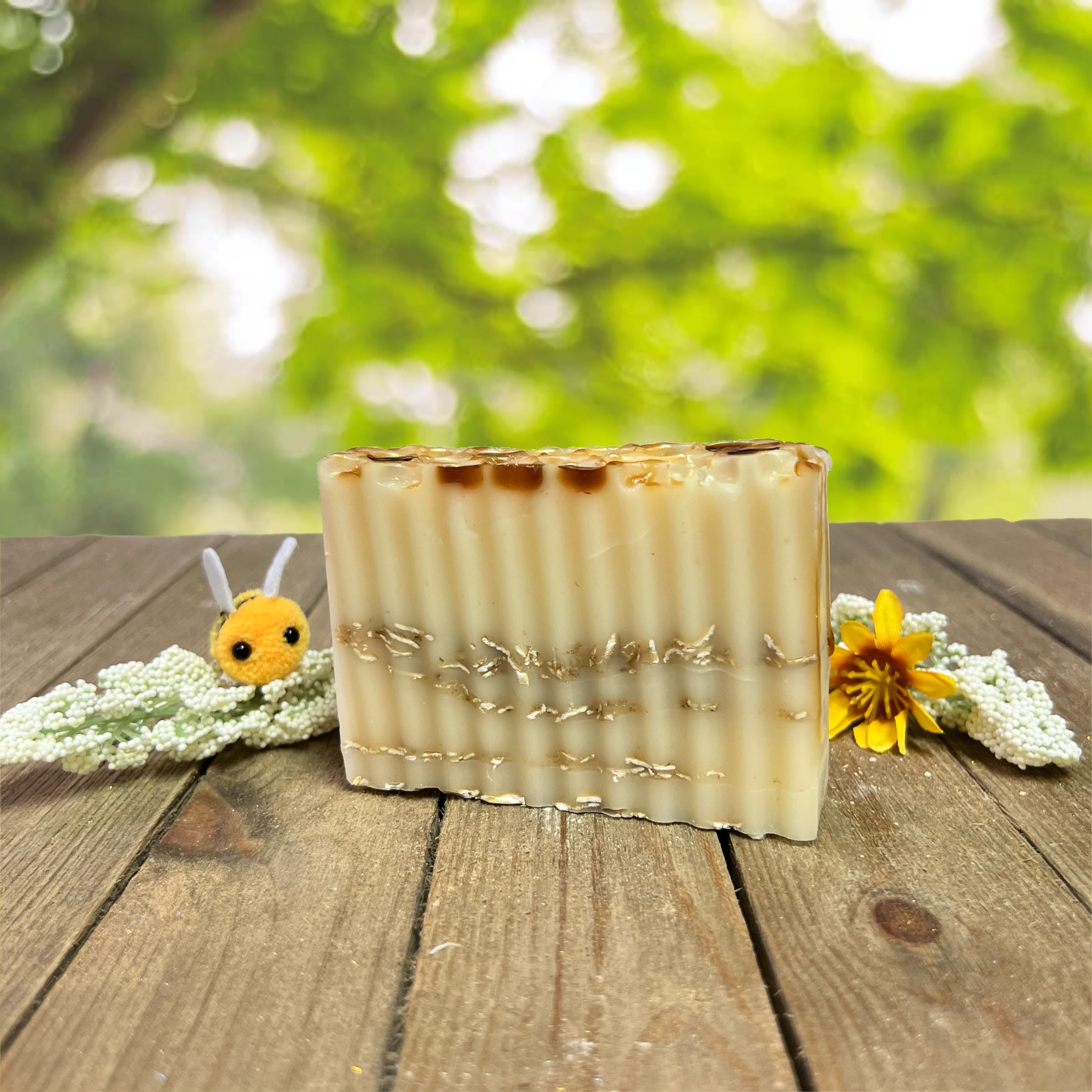 BEE YOURSELF Oatmeal & Honey Bar Soap