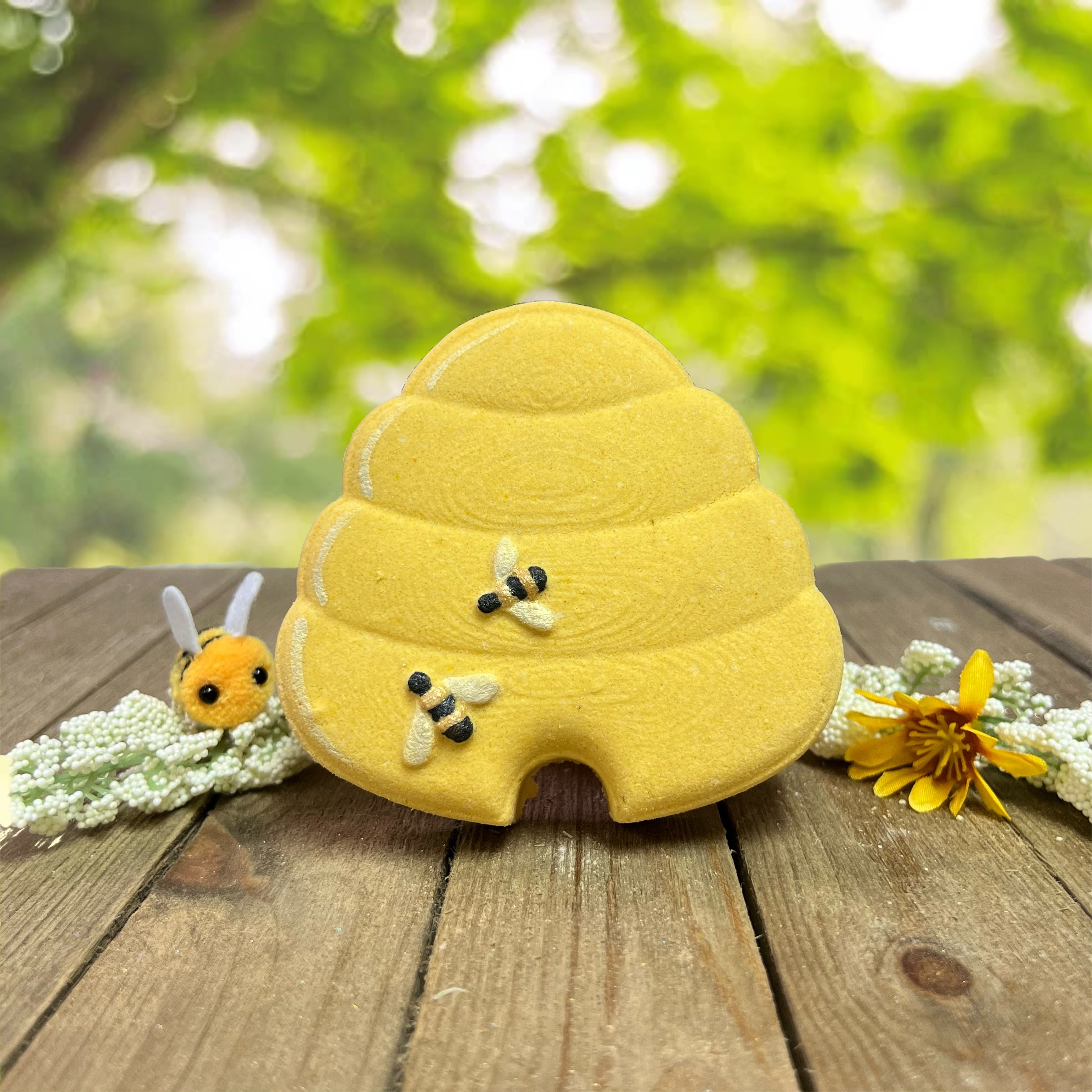 BEE SWEET OR BUZZ OFF Bath Bomb