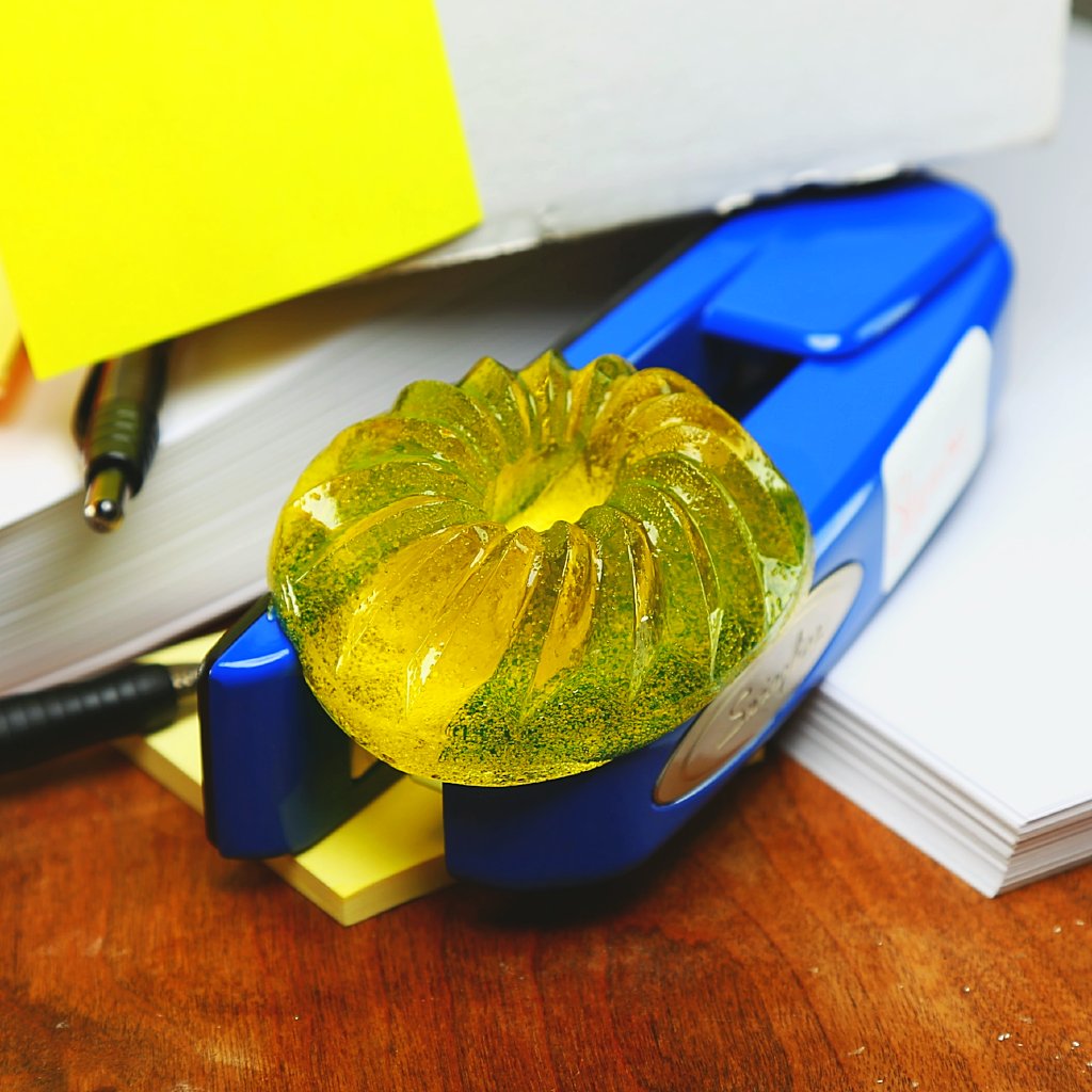 ASSISTANT TO THE REGIONAL MANAGER Shower Jelly